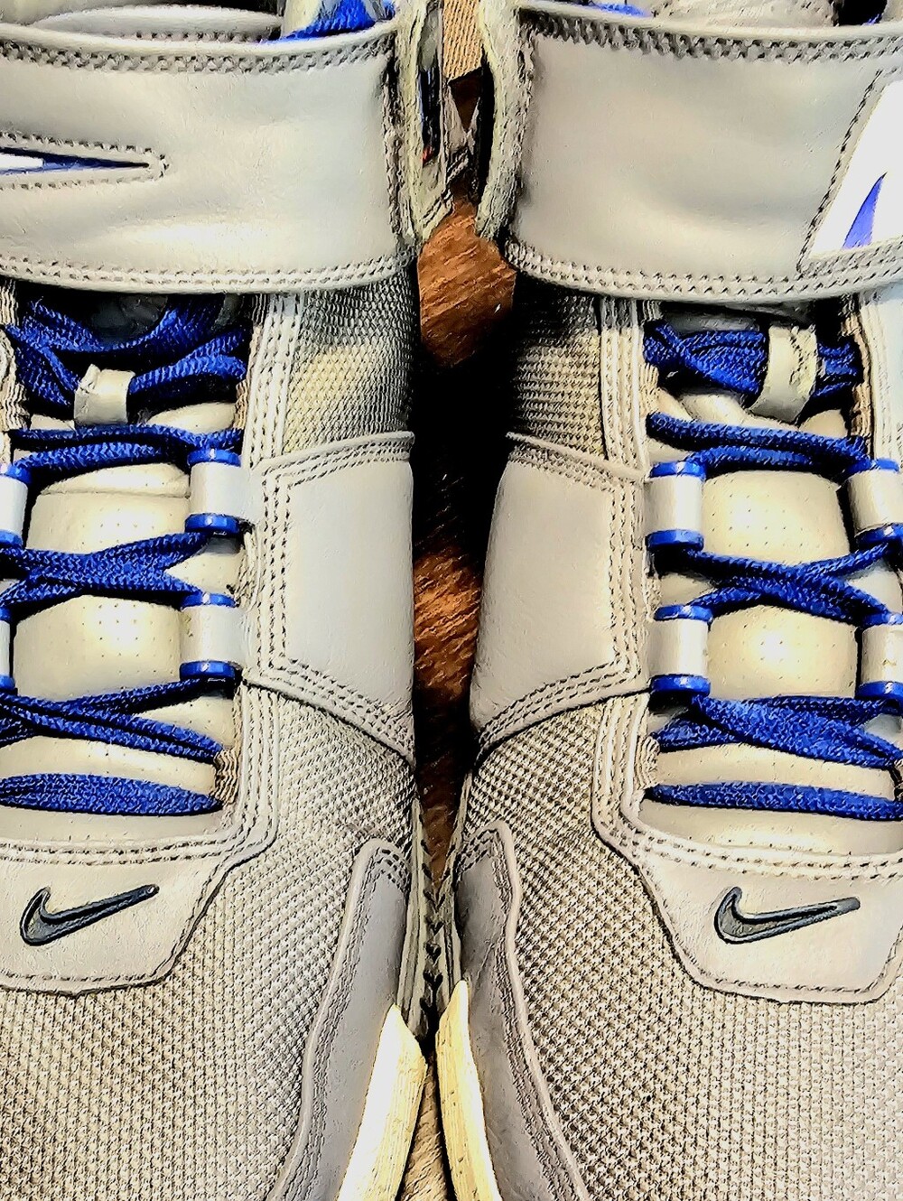RARE/COLLECTORS' ITEM  2004/2005 Nike ZOOM LeBron II Model: 2309378 012 2004